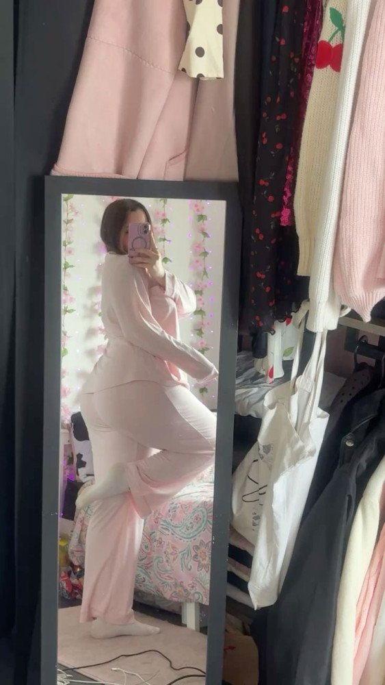 Anastasia Thumbnail 7